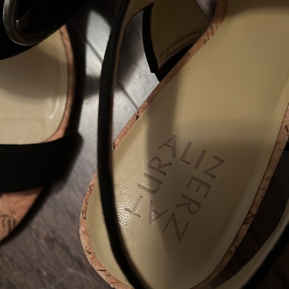 New - Picture 3 of 3